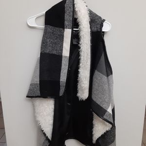 Me Jane Sleeveless Jacket Size XL